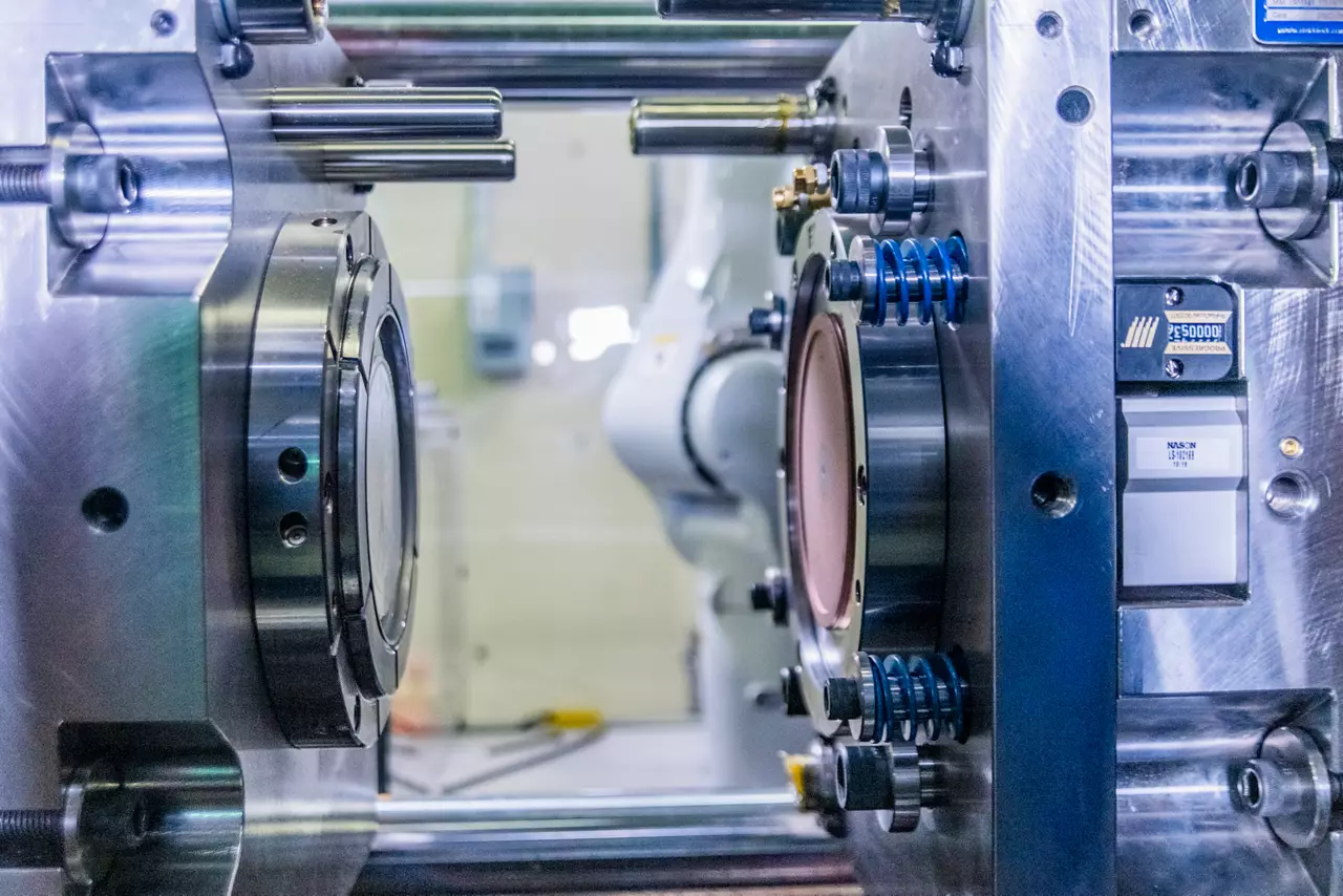 Injection Molding + Robot Arm at Pack Studio Freeport Texas