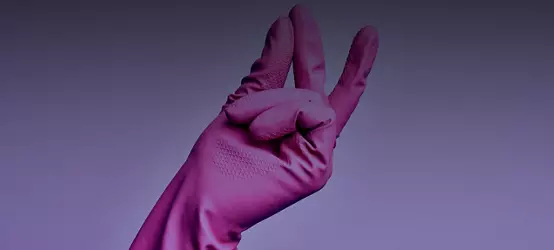 Luva de limpeza mesclada com fórmulas químicas 